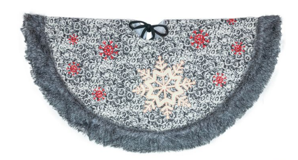 COZY SNOWFLAKE TREE SKIRT