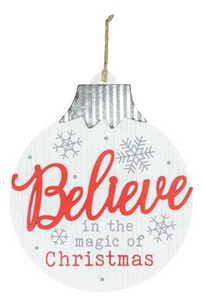 BELIEVE OR MERRY WOODEN ORNAMENT HANGER