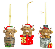 Load image into Gallery viewer, BUCKET OR GIFT BOX HIGHLAND COW ORNAMENT
