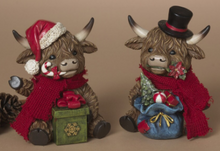 Load image into Gallery viewer, HOLIDAY HIGHLAND COW WITH GIFT
