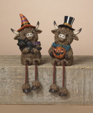 Load image into Gallery viewer, HALLOWEEN HIGHLAND COW SHELF SITTER
