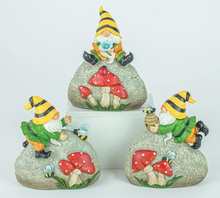 Load image into Gallery viewer, BEE GNOME GARDEN STONE
