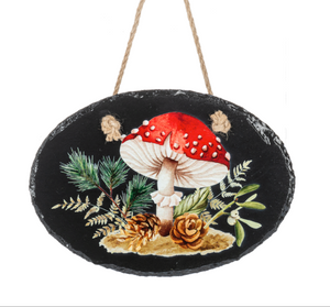 SLATE HOLIDAY MUSHROOM HANGING WALL DECOR
