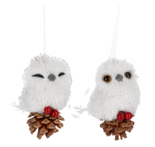 Load image into Gallery viewer, SNOWY OWL ON PINECONE ORNAMENT
