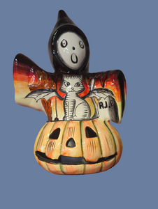 TALAVERA GHOST & CAT ON PUMPKIN