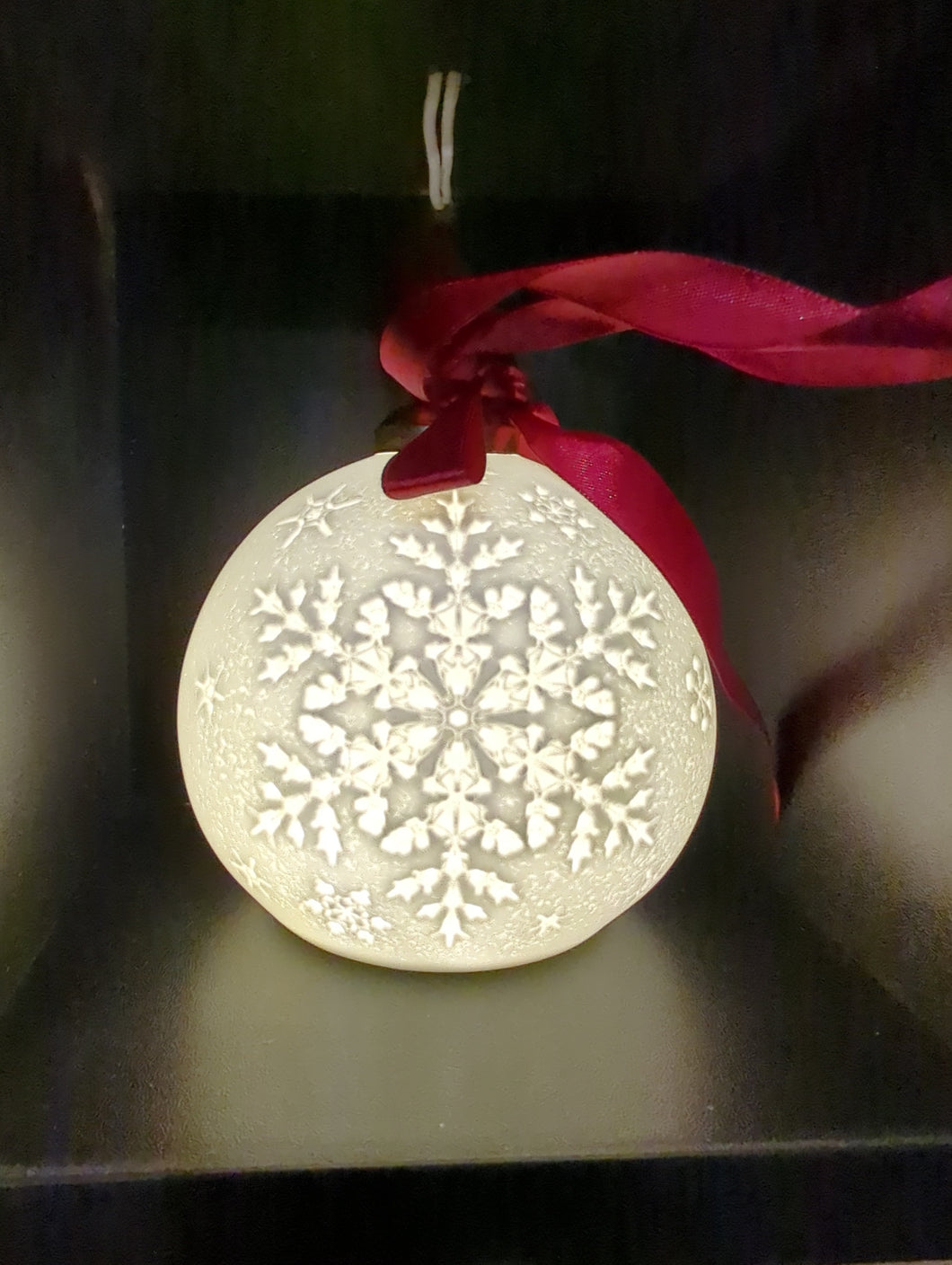 SNOWFLAKE BALL ORNAMENT